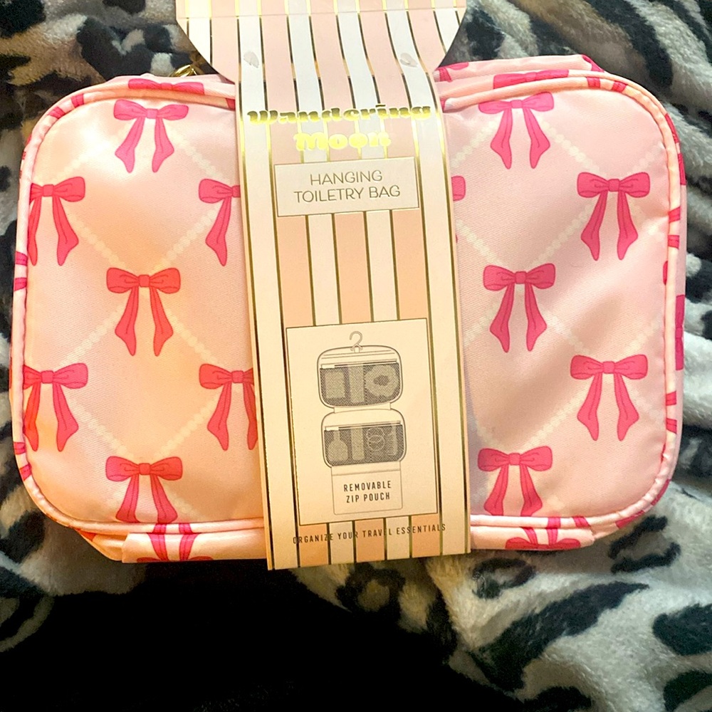 Bow 🎀 Travel Toiletry/Make up Bag